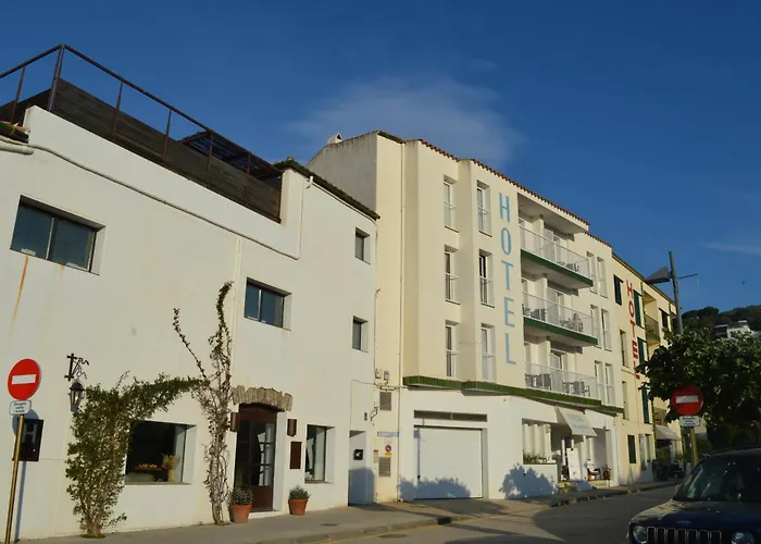 Hotel Nou Estrelles 2*